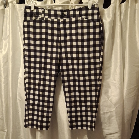 St. John's Bay Black and White Checkered Chinos 12 - Picture 1 of 10